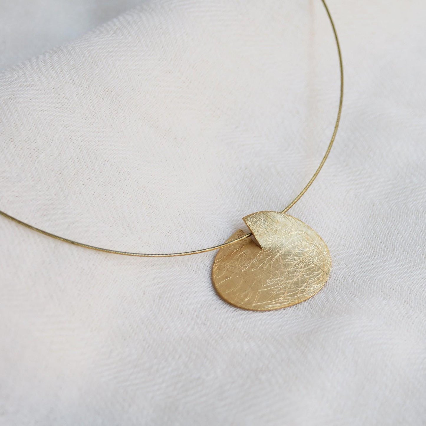 Collana con Pendente Geometrico Irregolare