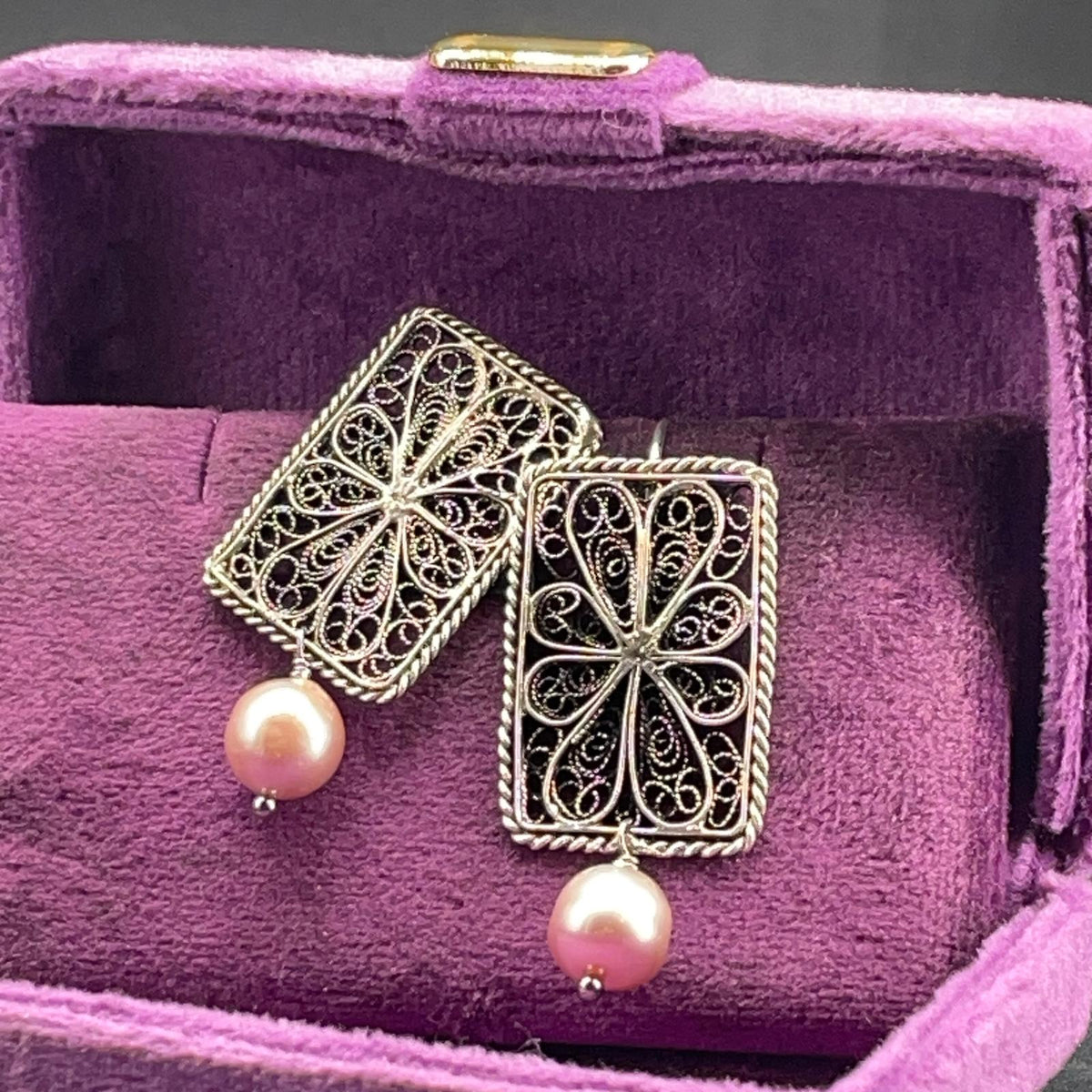 Orecchini in Filigrana d’Argento con Perle Malva