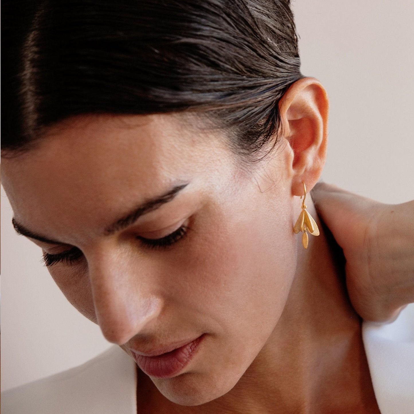 Orecchini pendenti con foglie placcati oro 24K