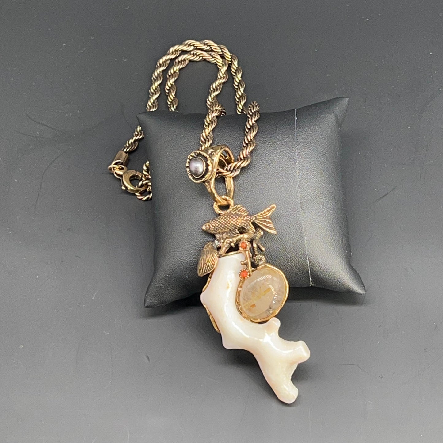 Collana Marina con Corallo Bianco e Perla Grigia