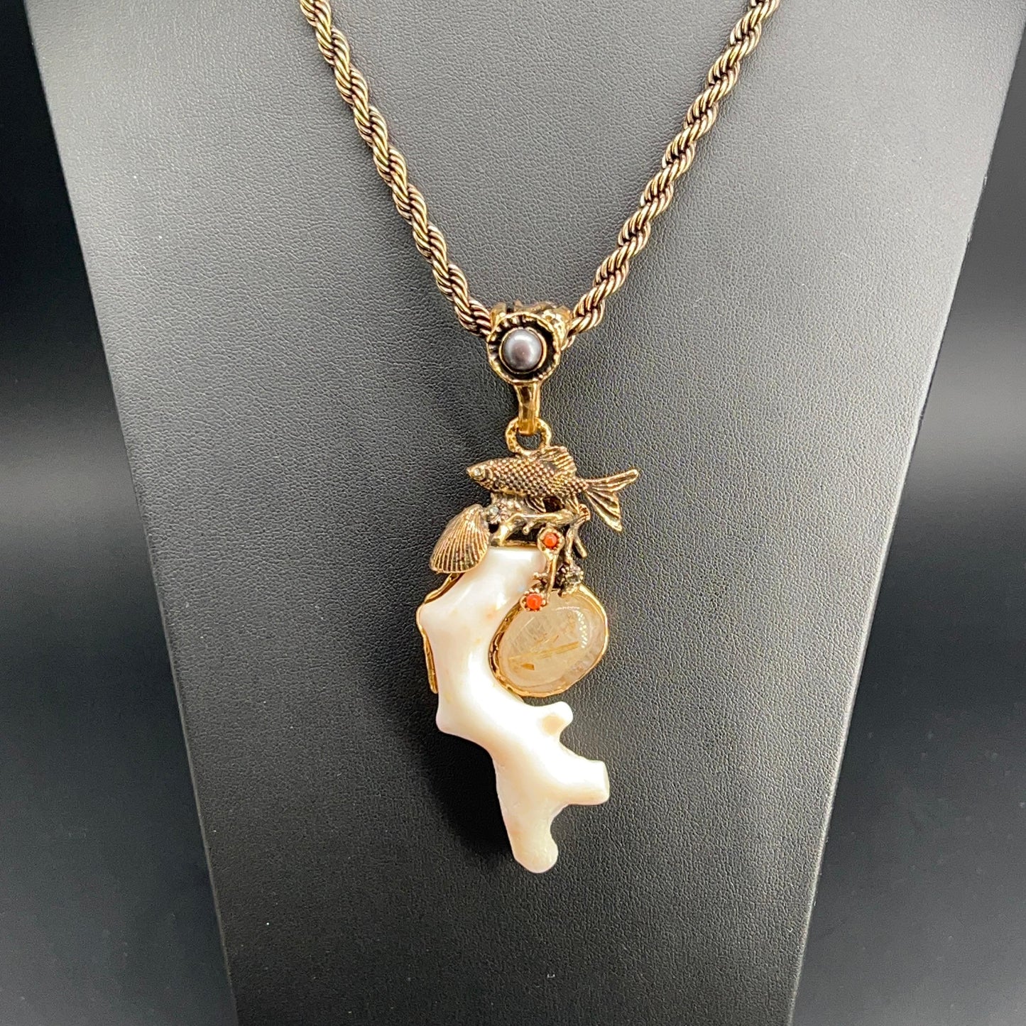 Collana Marina con Corallo Bianco e Perla Grigia