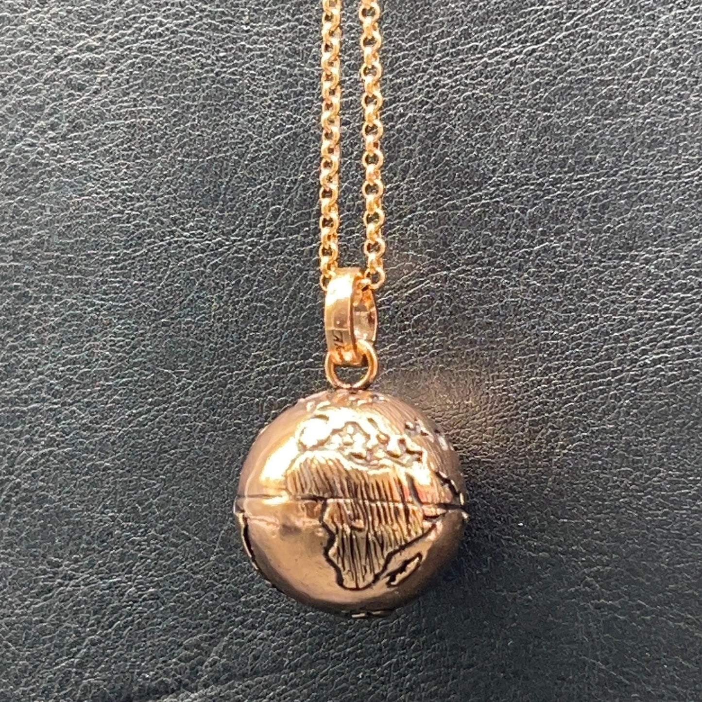 Collana Earth