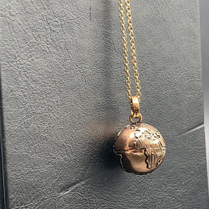 Collana Earth