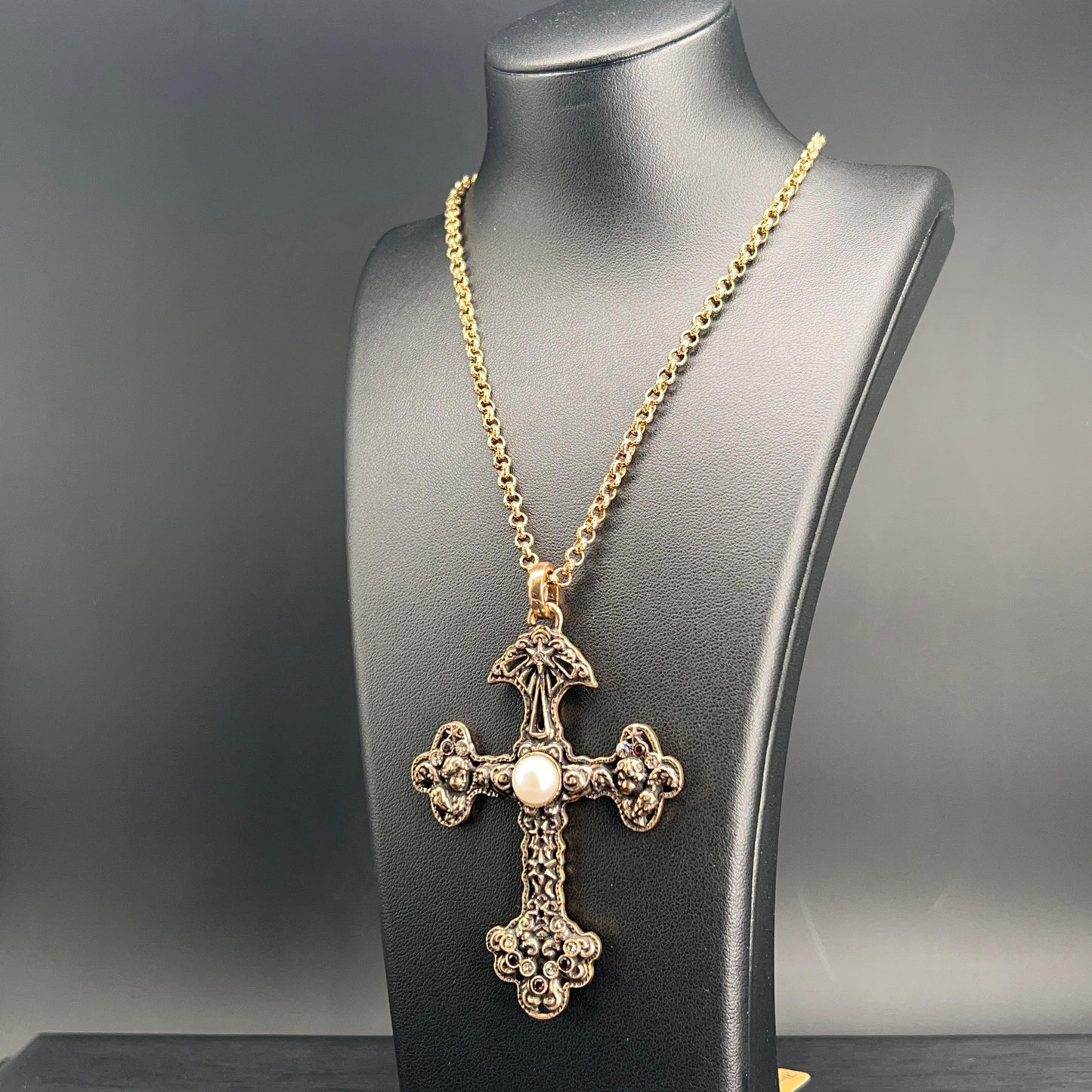 Collana Croce Barocca con Perla