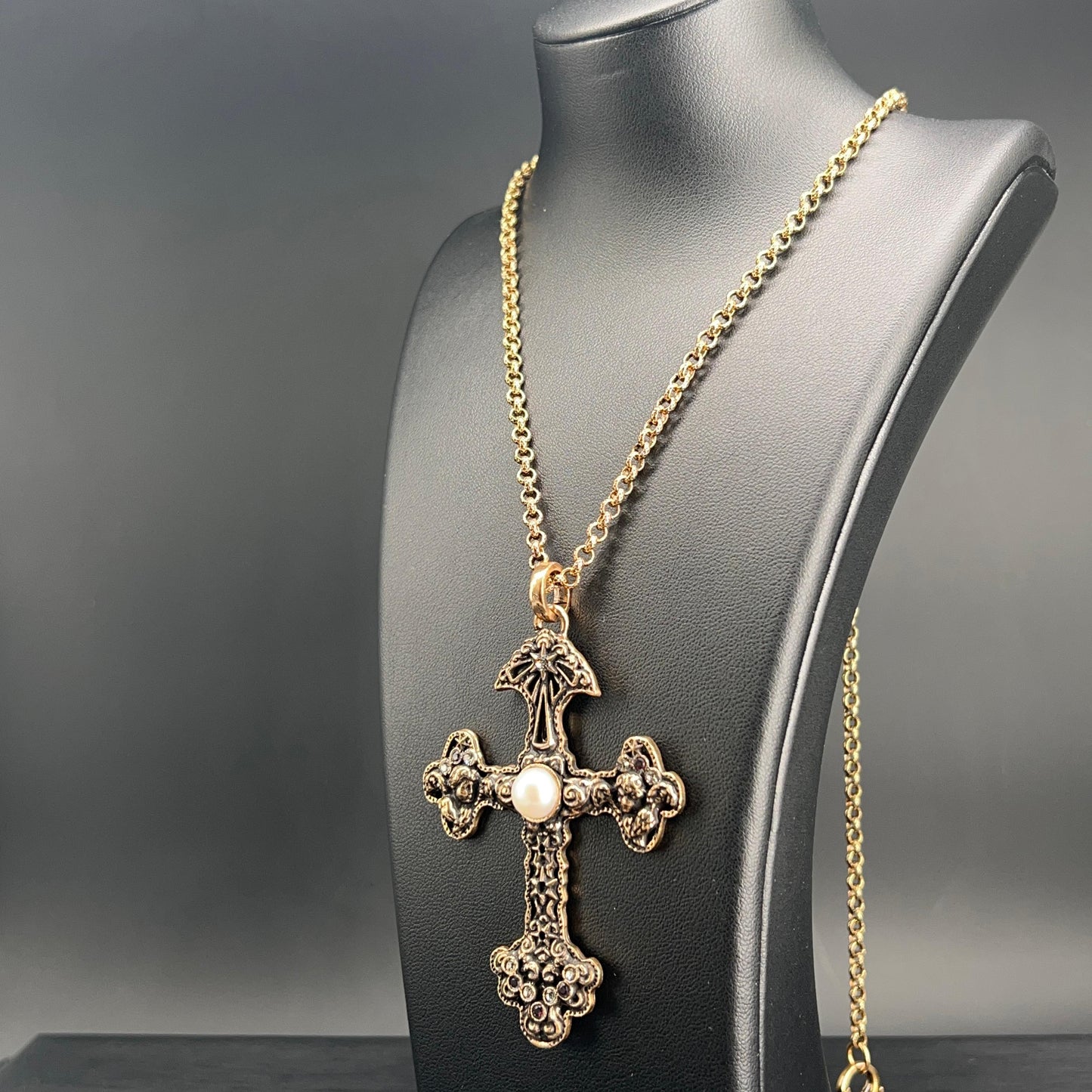 Collana Croce Barocca con Perla