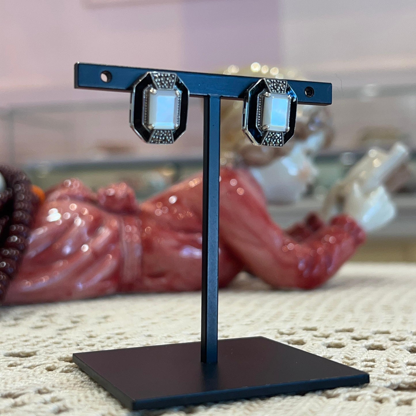 Orecchini Ottagonali in Argento con Smalto Nero e Madreperla