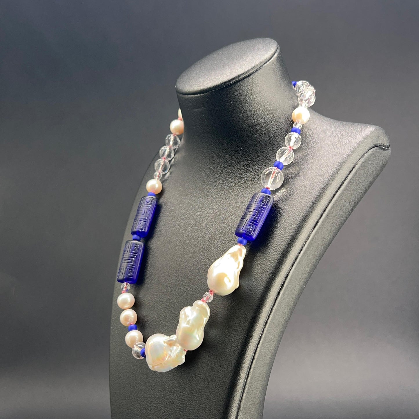 Collana a Nodi con Cristallo di Rocca, Perle Scaramazze e Vetro di Murano