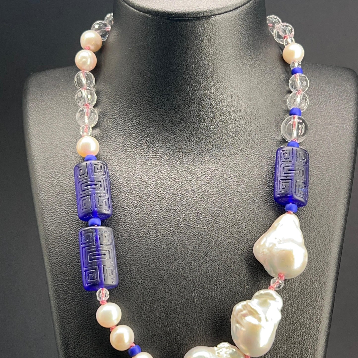 Collana a Nodi con Cristallo di Rocca, Perle Scaramazze e Vetro di Murano