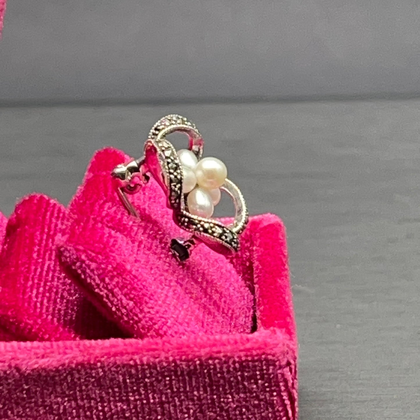 Spilla Fiore in Argento con Marcassiti e Perle di Fiume
