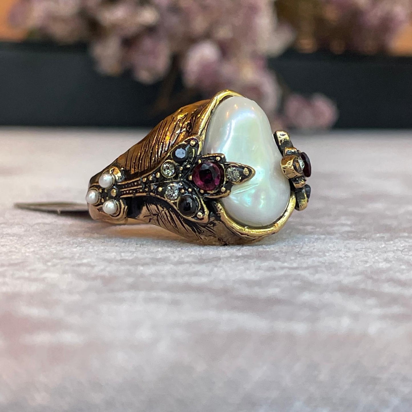 Anello Regolabile con Perla Coltivata, Granato, Zaffiri e Swarovski