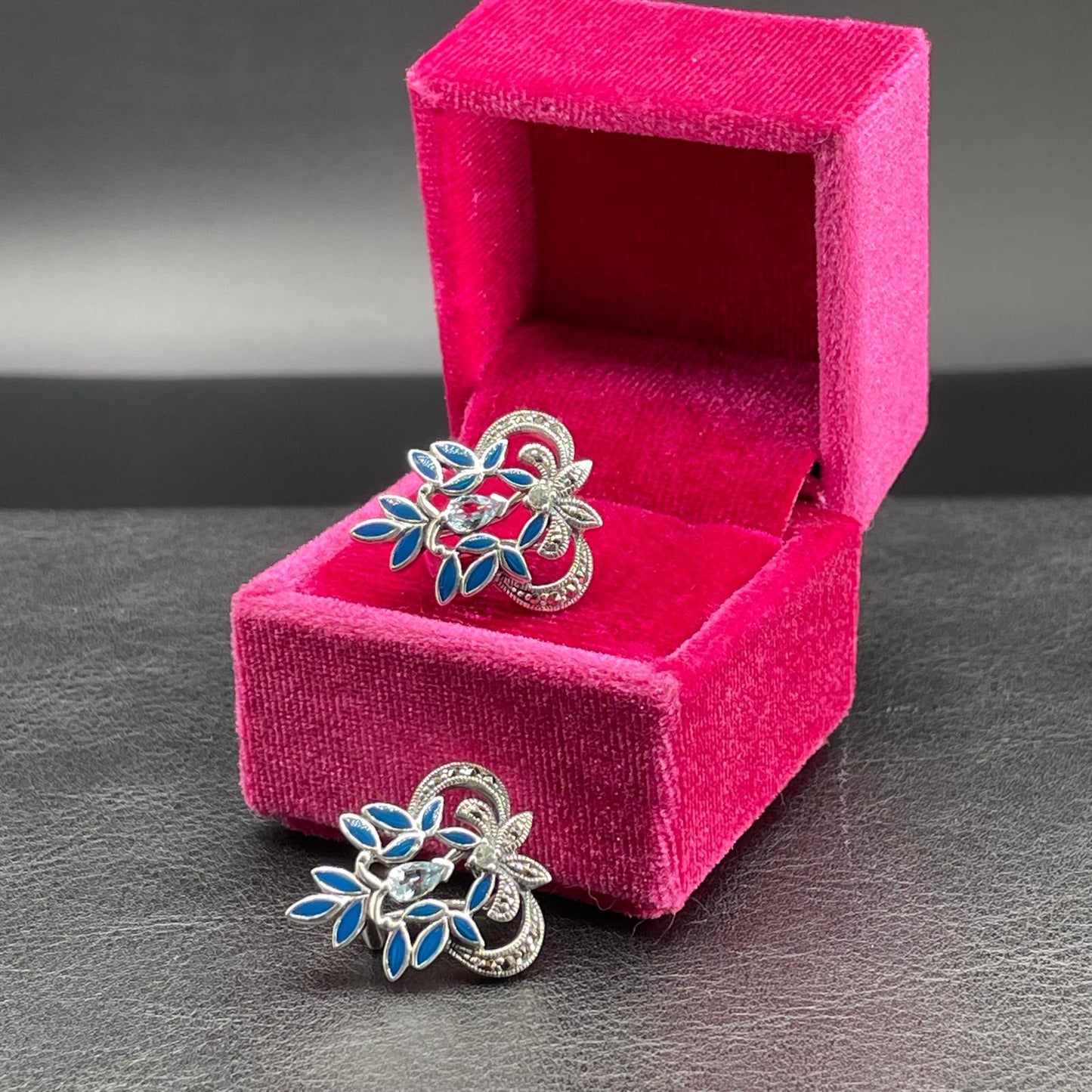 Orecchini in Argento con Smalti Blu, Marcassiti e Topazio Azzurro