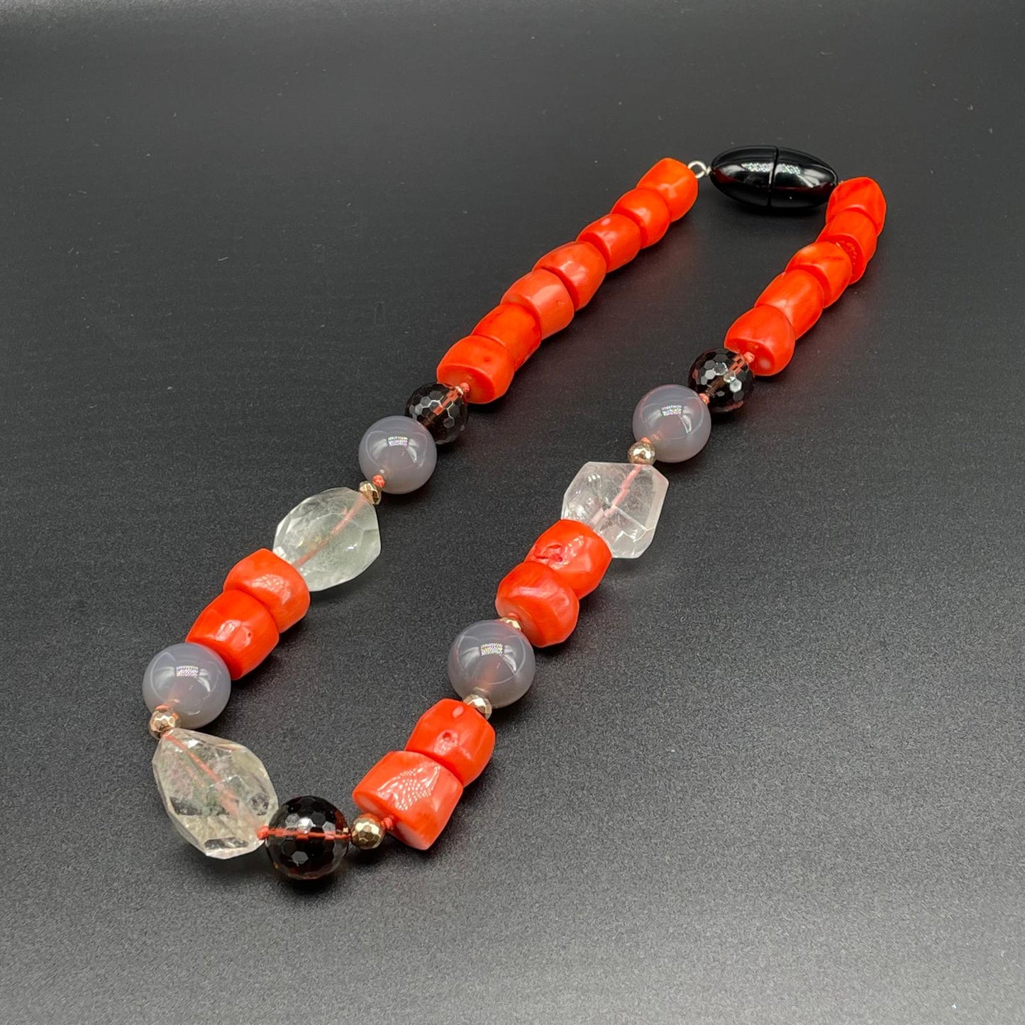 Collana Corallo Bamboo e Quarzo Fumé