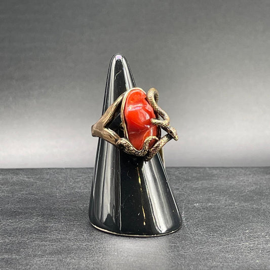 Anello Corallo Naturale con Serpente Intrecciato
