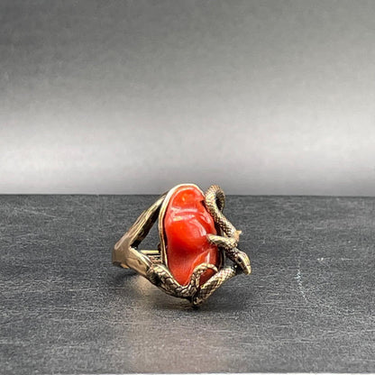 Anello Corallo Naturale con Serpente Intrecciato