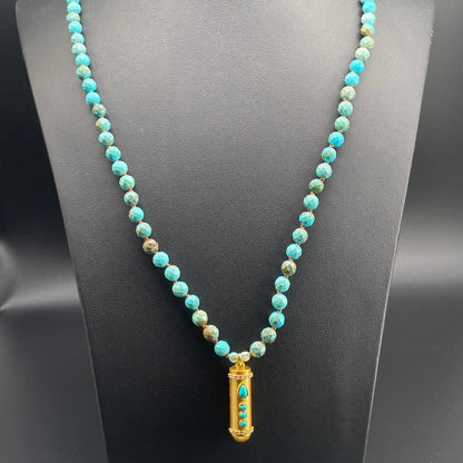 Collana Lunga in Aulite Turchese con Pendente Dorato