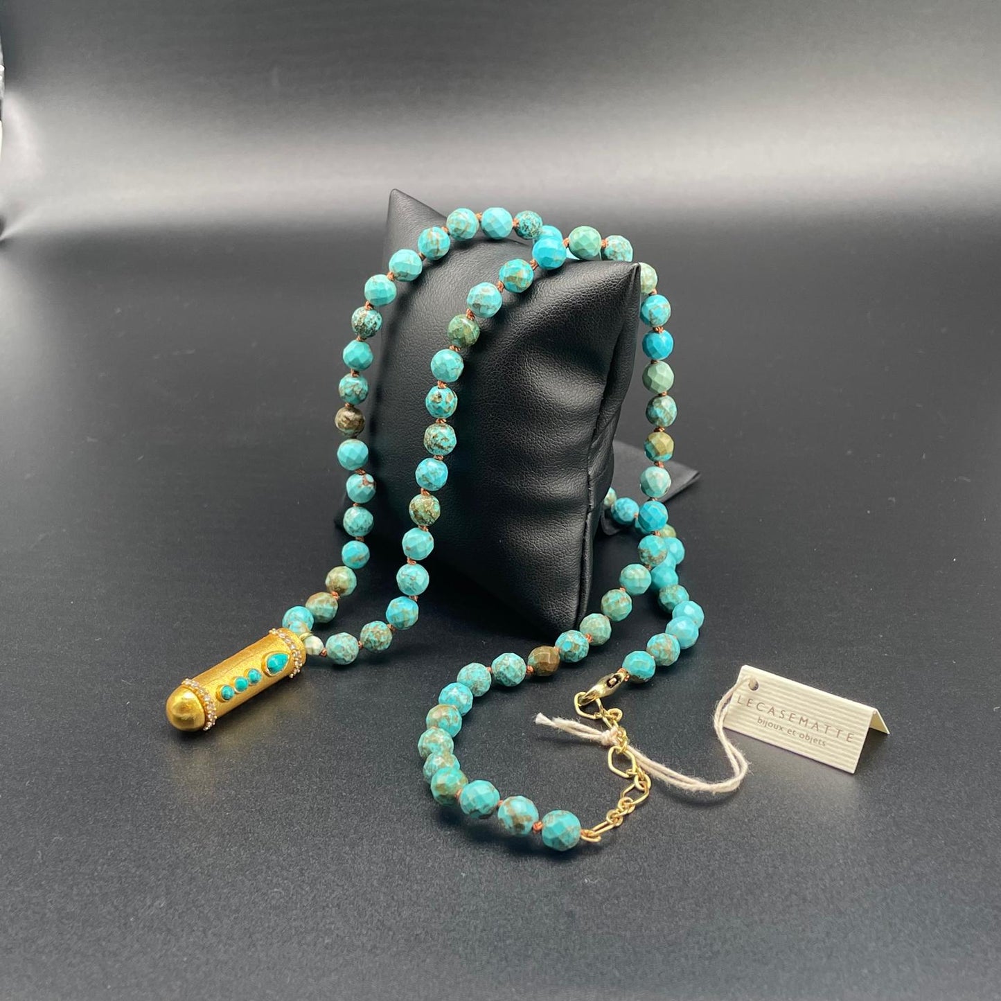 Collana Lunga in Aulite Turchese con Pendente Dorato