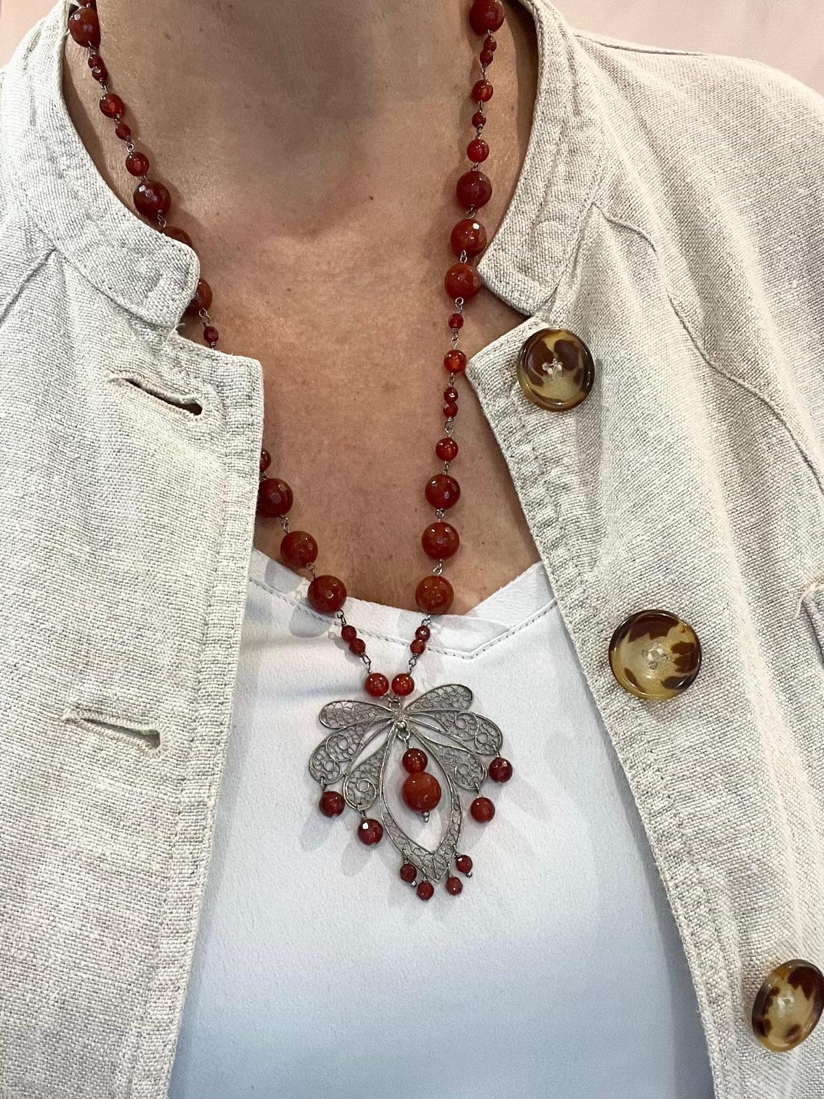 Collana Rosario in Corniola con Pendente in Filigrana d’Argento