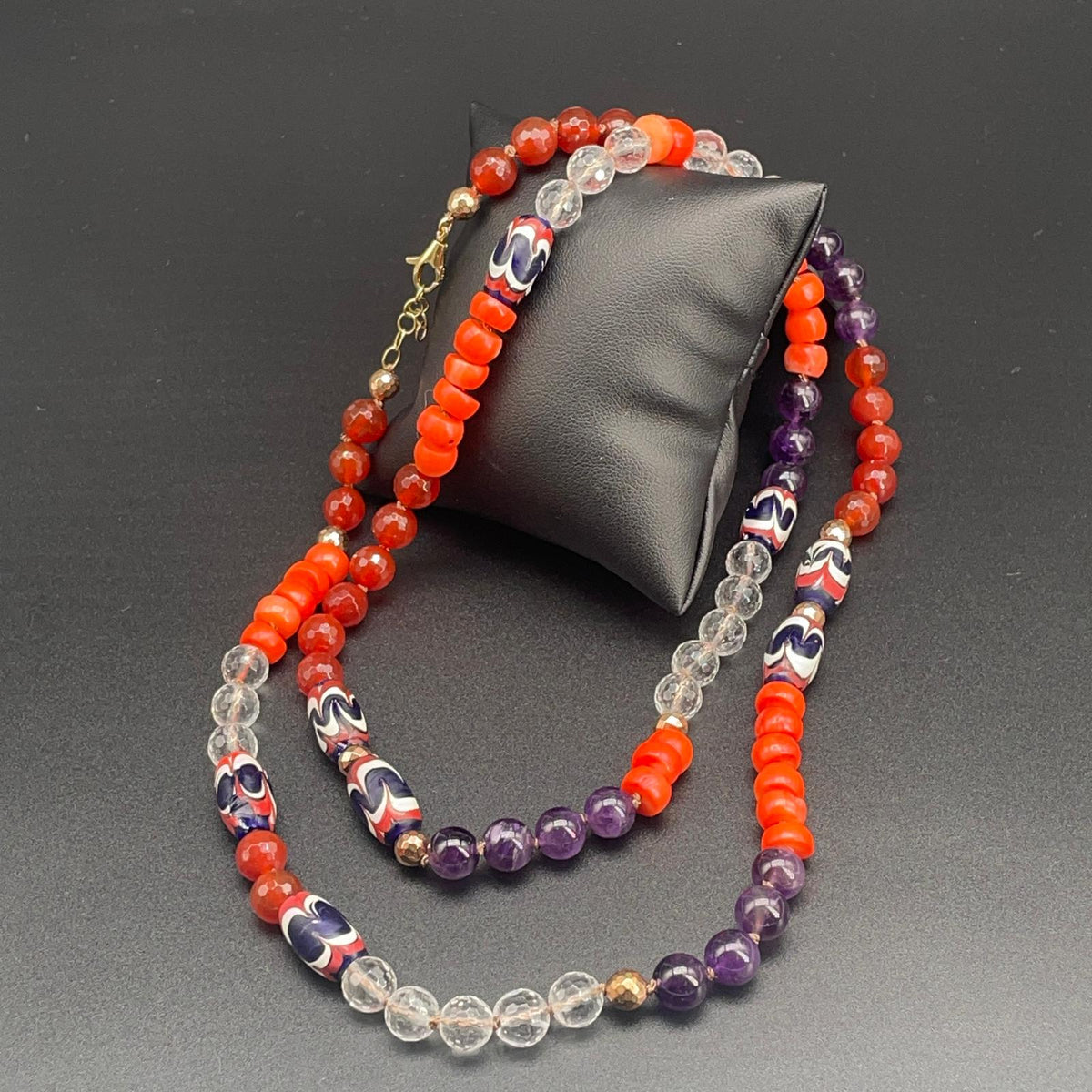 Collana Lunga con Corallo Bamboo, Ametista e Perle di Vetro