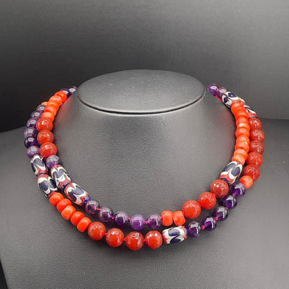Collana lunga con ametista, corniola, corallo bamboo e perle di vetro fatte a mano