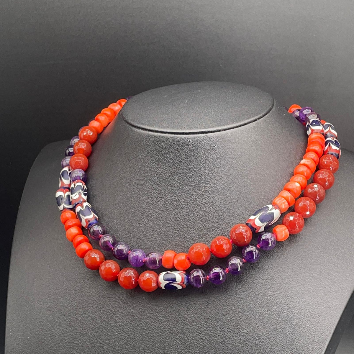 Collana Lunga con Ametista, Corniola e Corallo Bamboo