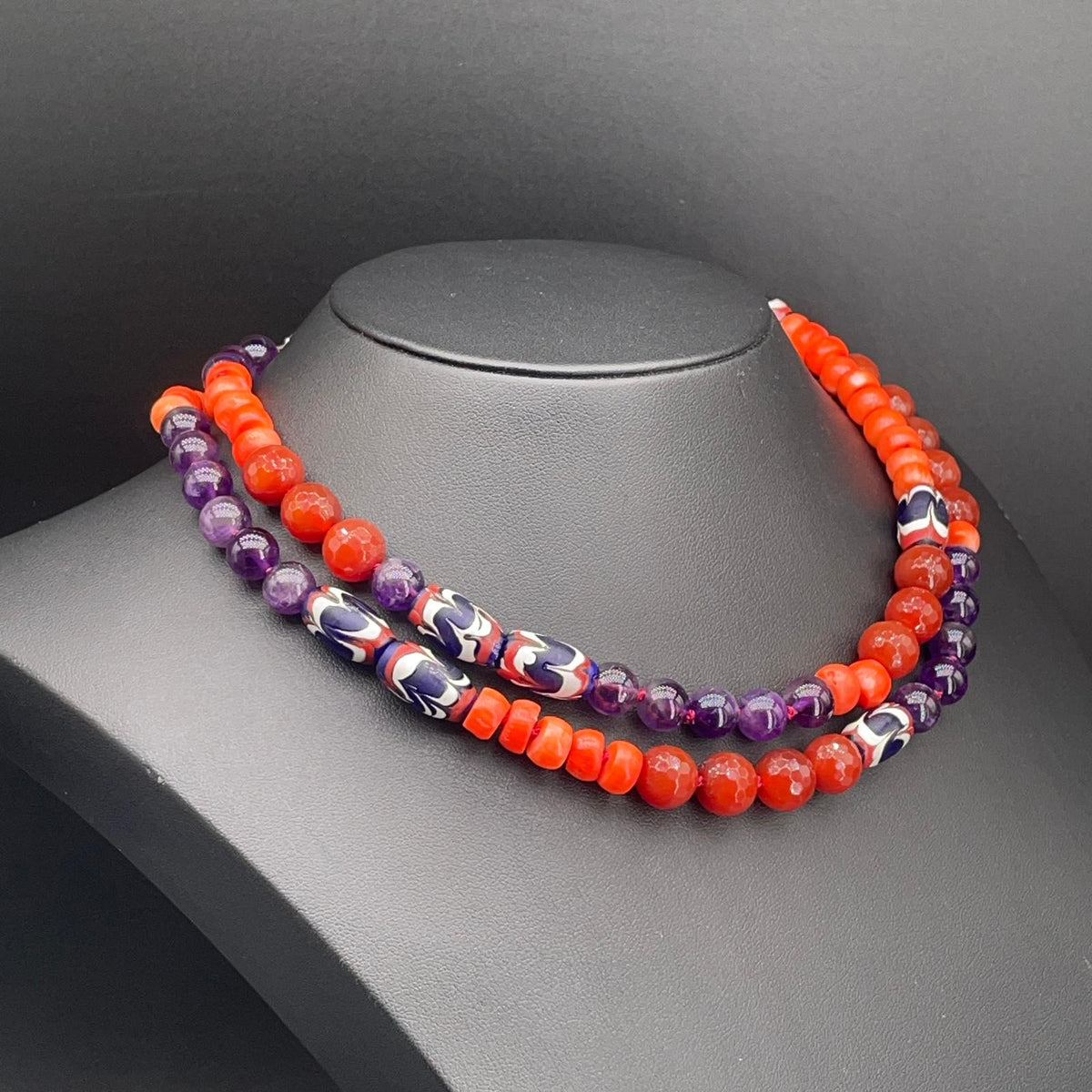 Collana Lunga con Ametista, Corniola e Corallo Bamboo