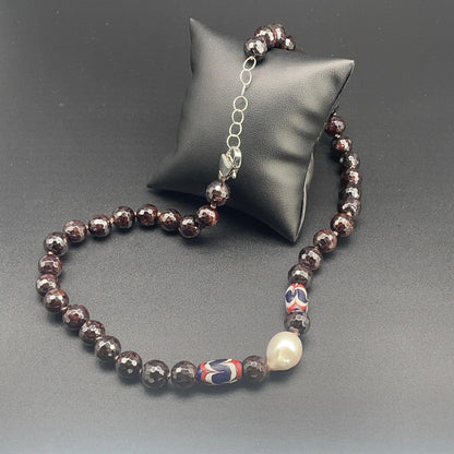 Collana in Granato con Perla Scaramazza e Perle di Vetro