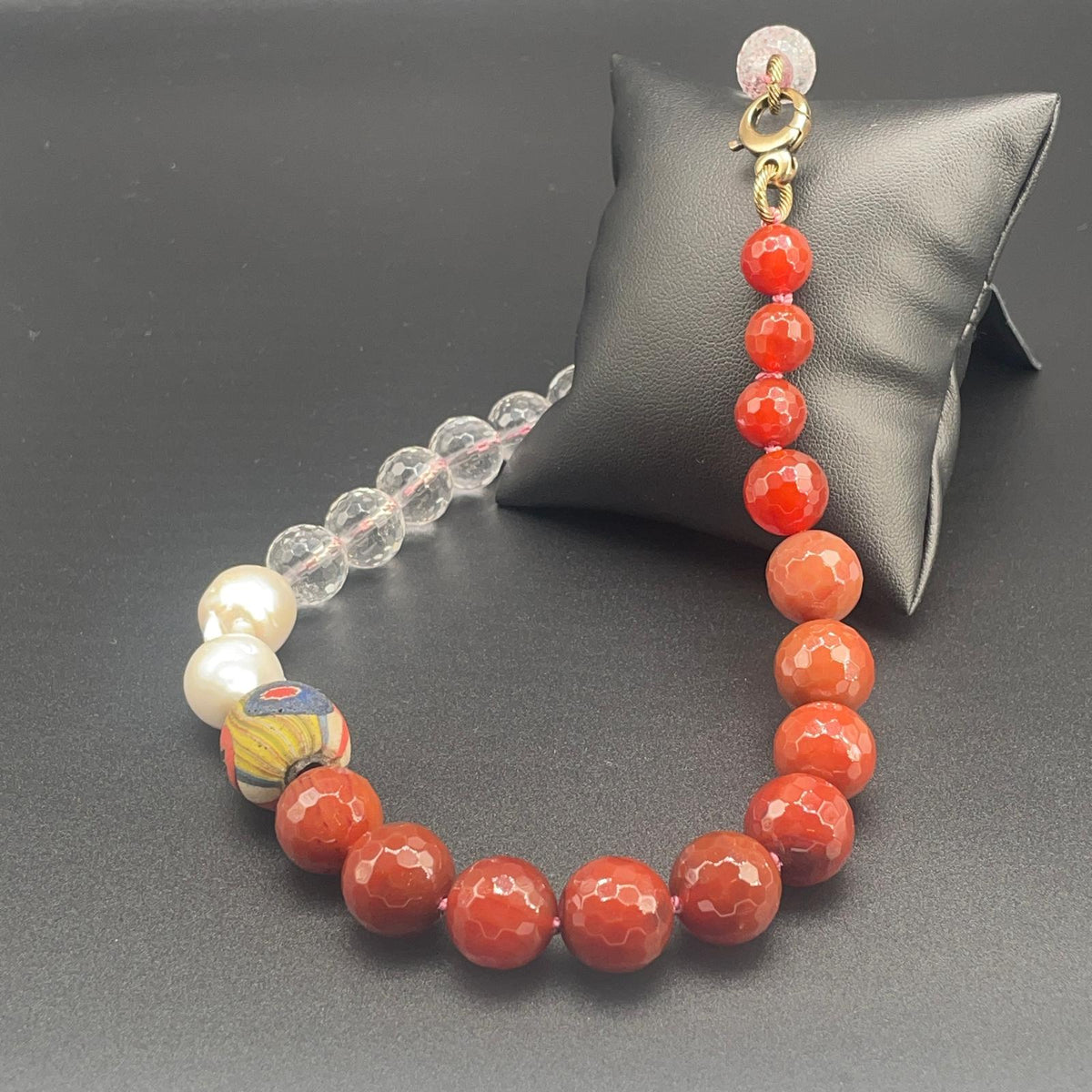 Collana con Cristallo di Rocca, Corniola e Perle Coltivate