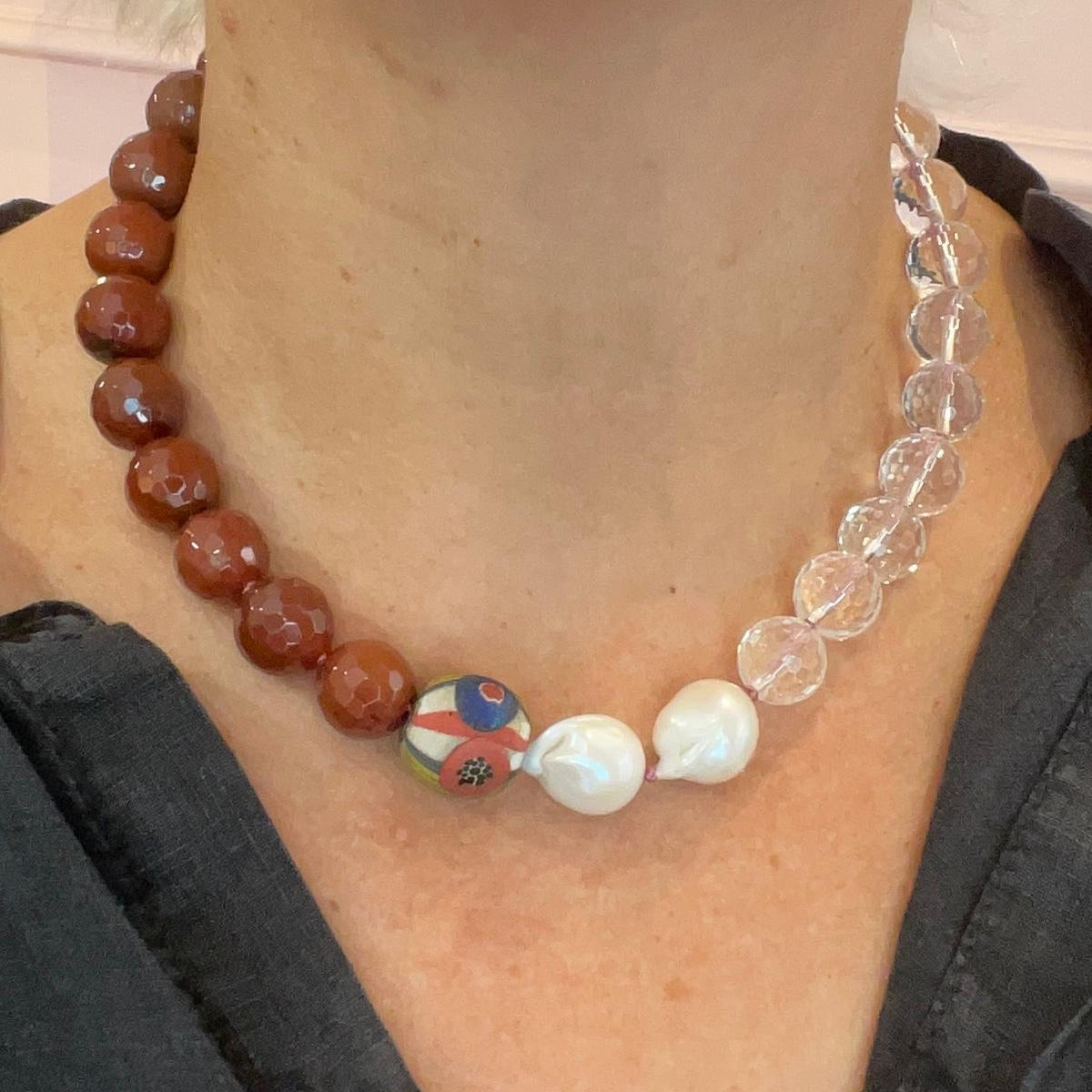 Collana con Cristallo di Rocca, Corniola e Perle Coltivate