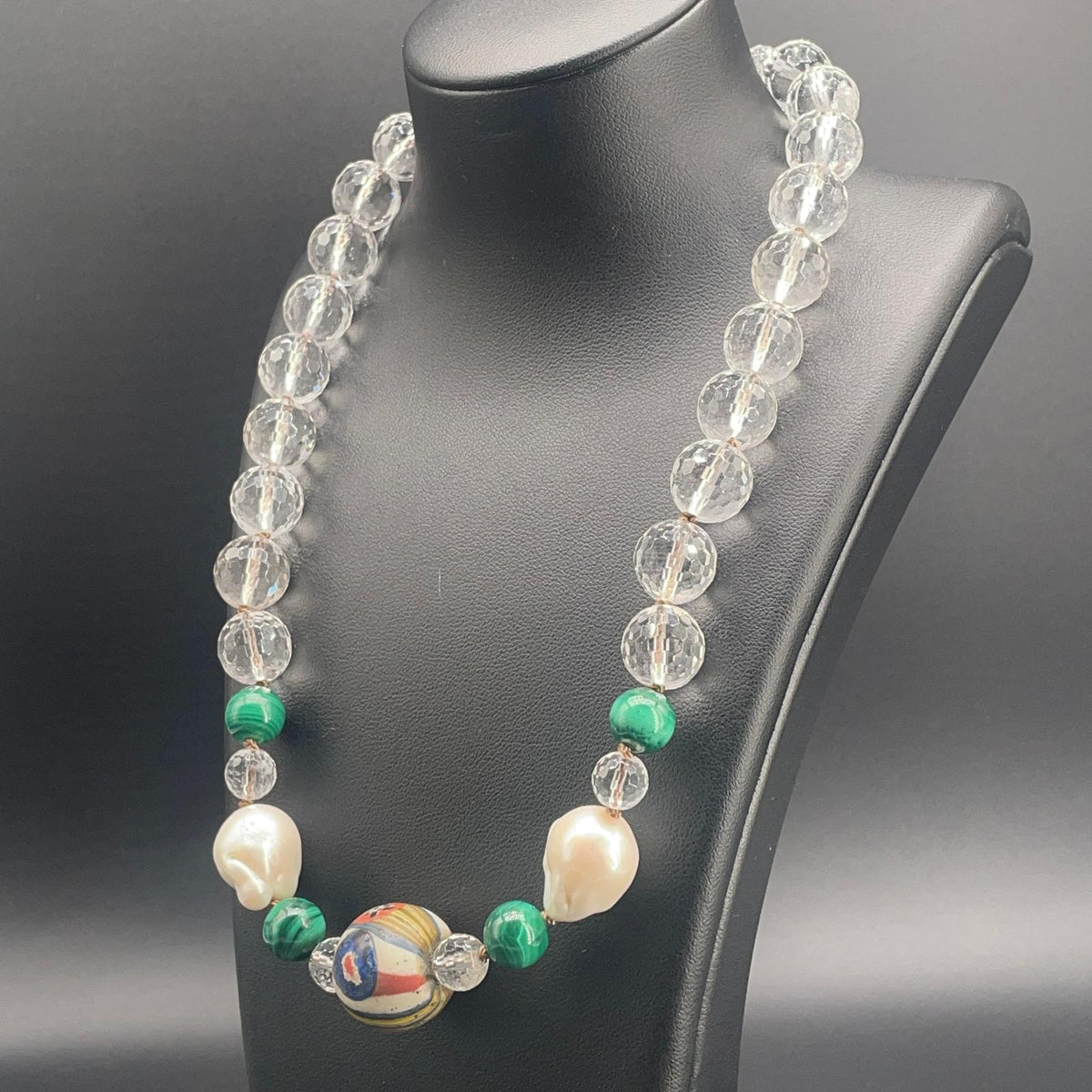 Collana con Cristallo di Rocca, Malachite e Perle Scaramazze