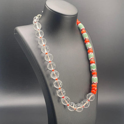 Collana con Cristallo di Rocca, Corallo Bamboo e Perle di Vetro