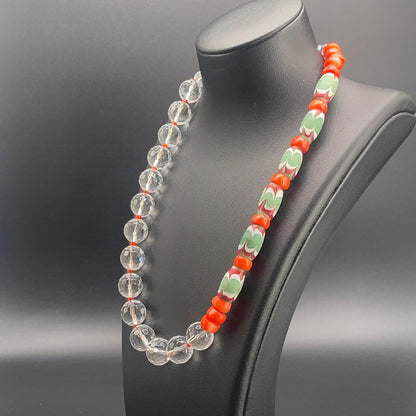 Collana con Cristallo di Rocca, Corallo Bamboo e Perle di Vetro