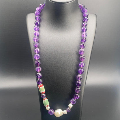 Collana con Ametista, Perle Scaramazze e Corallo Bamboo