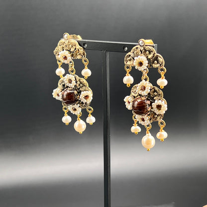 Orecchini Vintage in Ottone Brunito con Perle e Occhio di Tigre