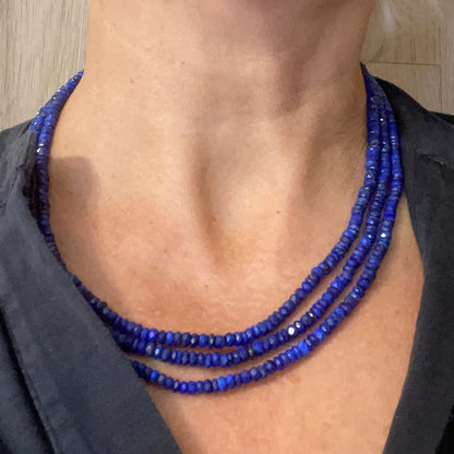 Collana Tre Fili in Lapislazzuli con Mano Vittoriana