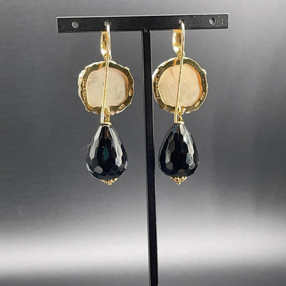 Orecchini in Oro 18 kt con Avorio Fossile di Mammut e Onice