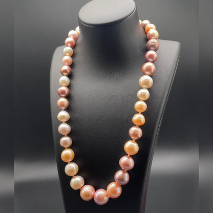 Collana di Perle Coltivate a Scalare