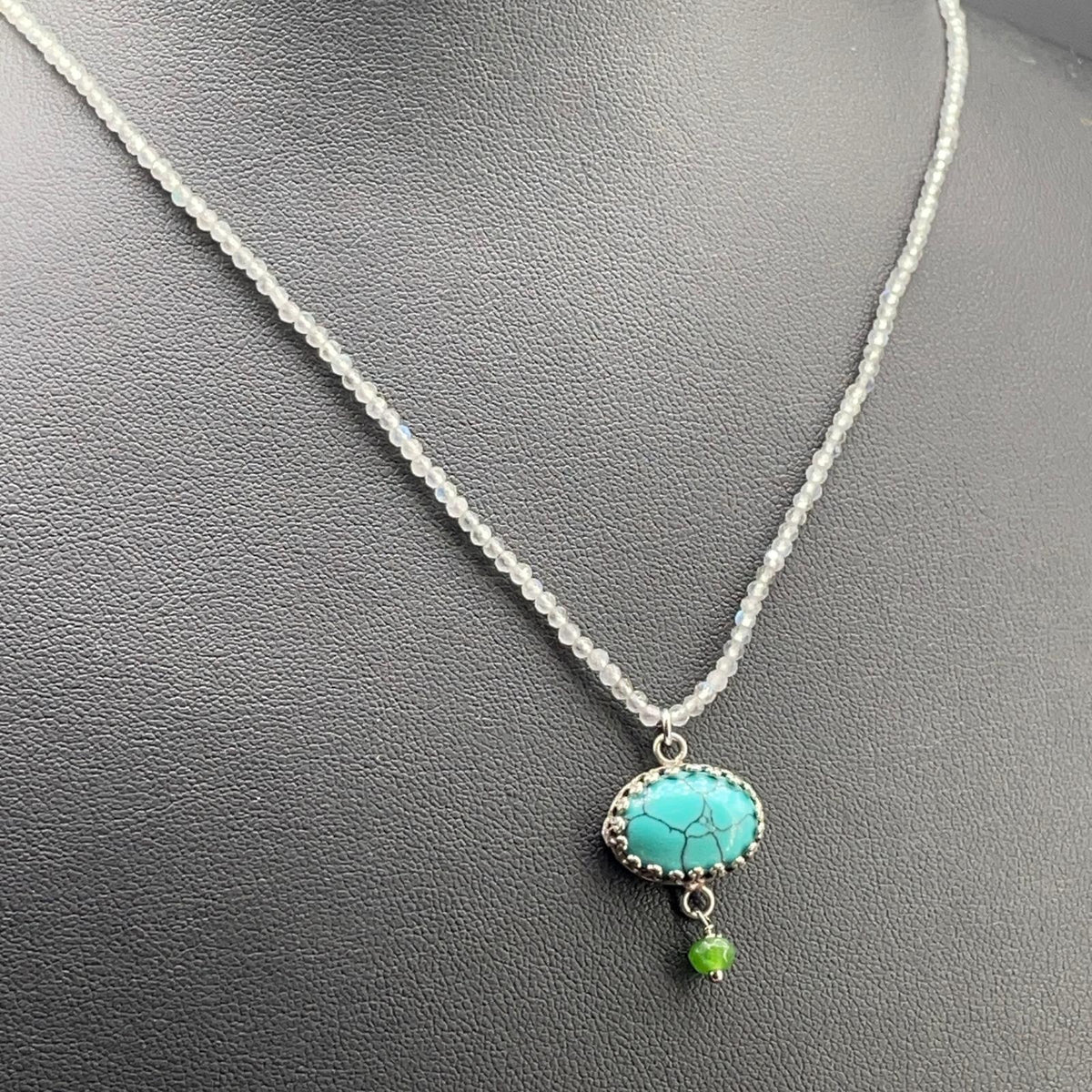 Collana BonBon in labradorite e pendente turchese – foto 2