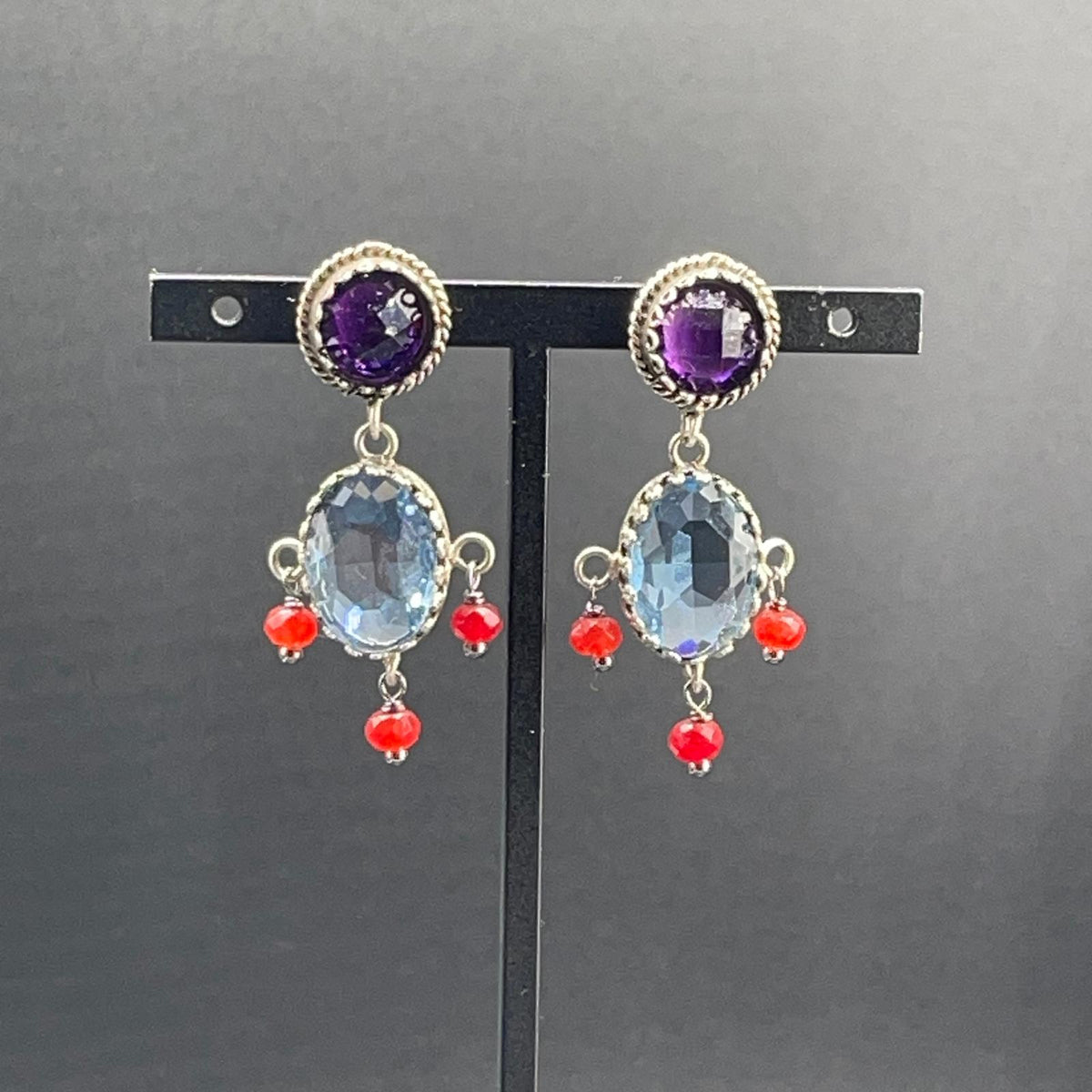 Orecchini BonBon argento con pietre viola, azzurre e rosse – foto 1