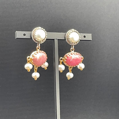 Orecchini BonBon pietra rosa e perle coltivate, foto 2