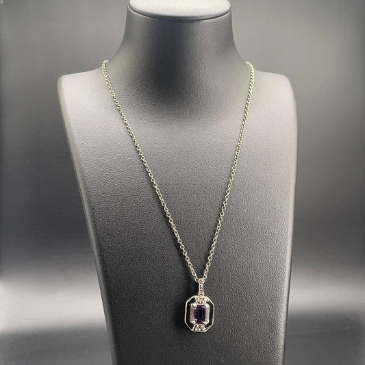 Collana in argento 925 con pendente geometrico in ametista viola, smalti e marcassiti, vista frontale