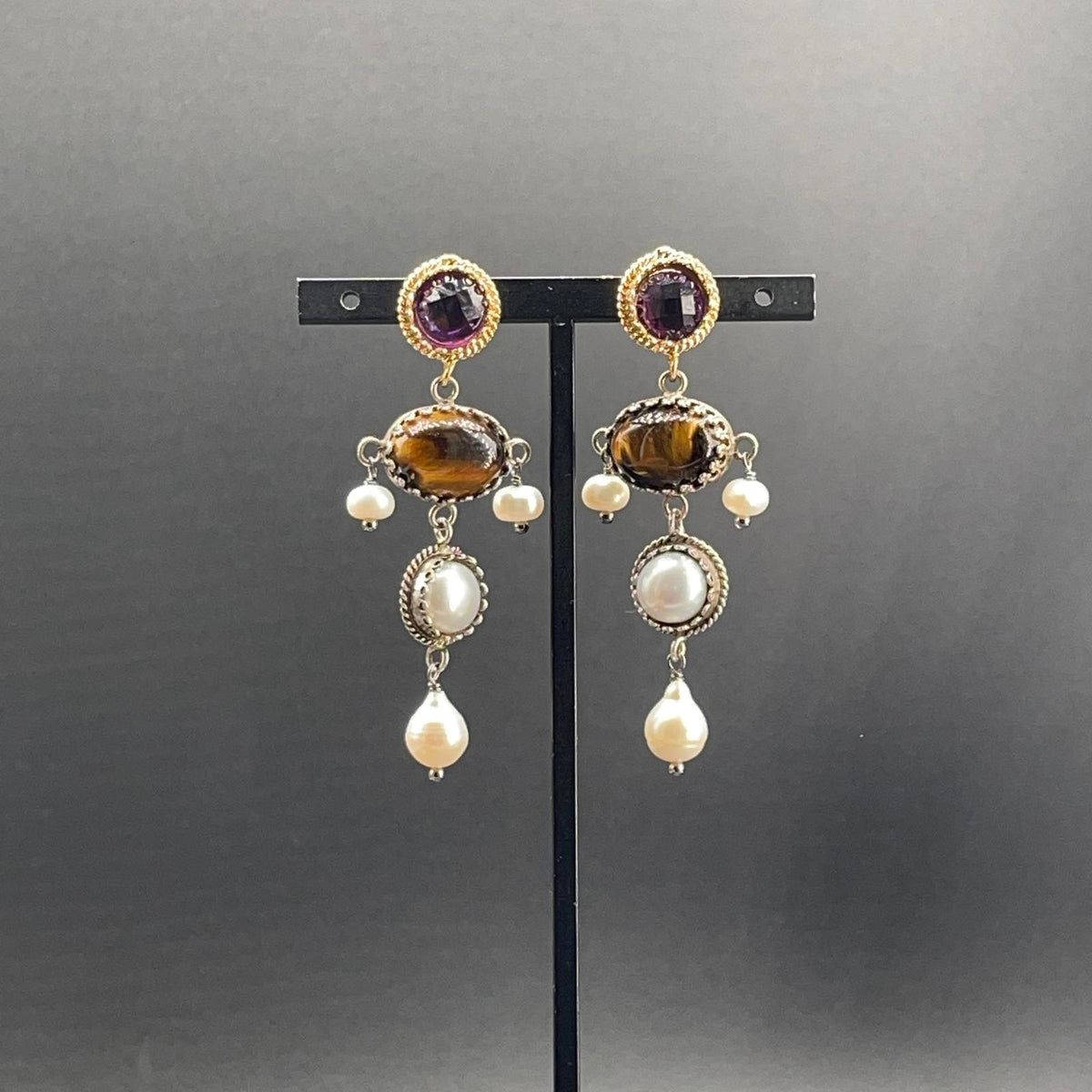 Orecchini BonBon in argento con occhio di tigre e perle coltivate, vista 4