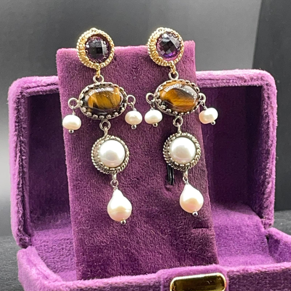Orecchini BonBon in argento con occhio di tigre e perle coltivate, vista 7