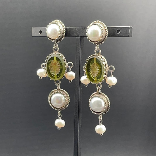 Orecchini BonBon argento 925 con perle coltivate e paste vitree verdi, vista 1