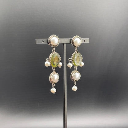 Orecchini BonBon argento 925 con perle coltivate e paste vitree verdi, vista 4