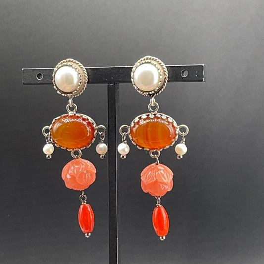 Orecchini BonBon in argento 925 con perle coltivate e pietre dure arancio, vista 1