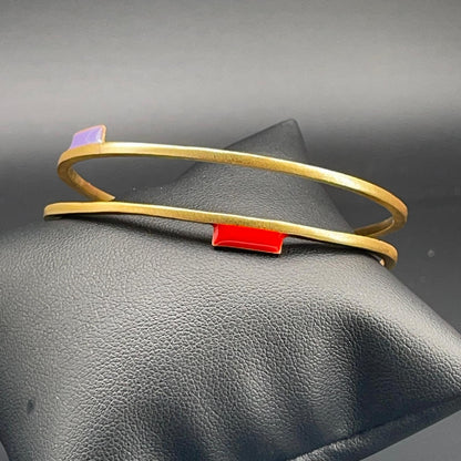 Bracciale rigido dorato a doppio giro con smalti colorati, vista 2