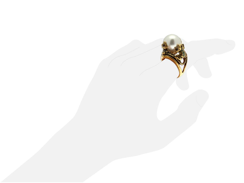 Anello Pearl - Anello in Ottone Dorato con Perla Coltivata e Dettagli in Swarovski e Smeraldi